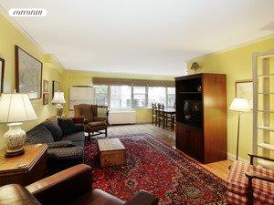 Spacious Living Room 