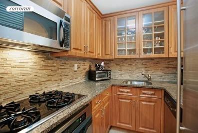 Beautifully renovated kitchen with pass thru.