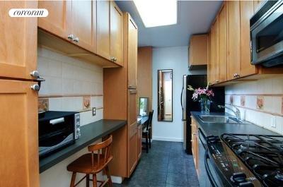 Big, beautiful kitchen!