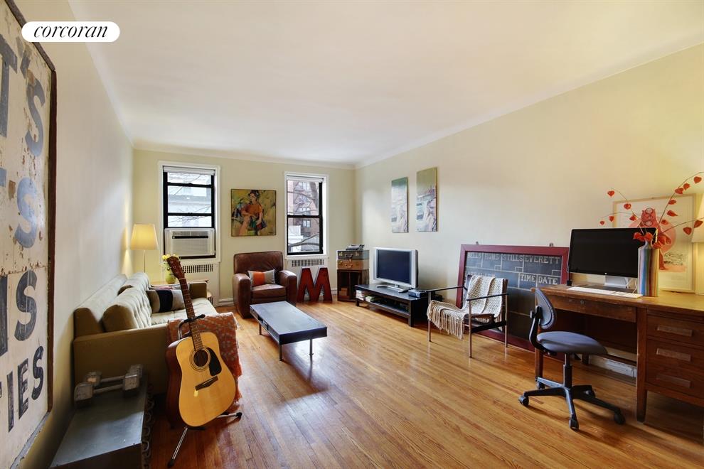 Expansive south facing living room