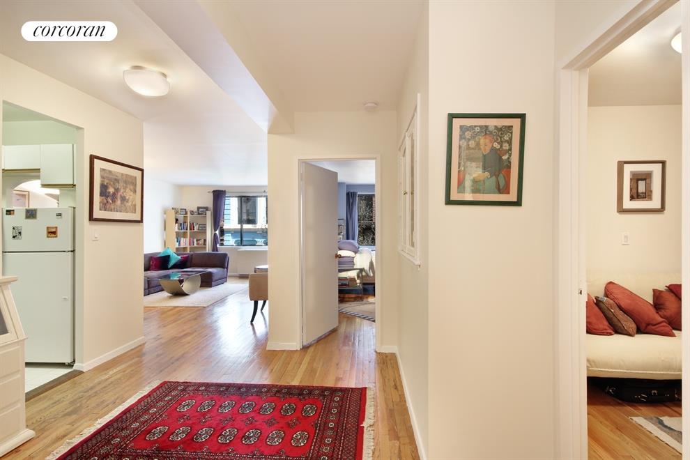 Foyer/Living Room