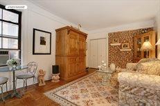 230 East 71st Street, Apt. 6J, Upper East Side