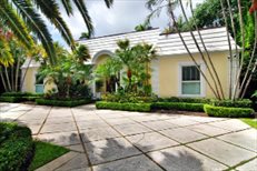 420 Primavera Way, Palm Beach