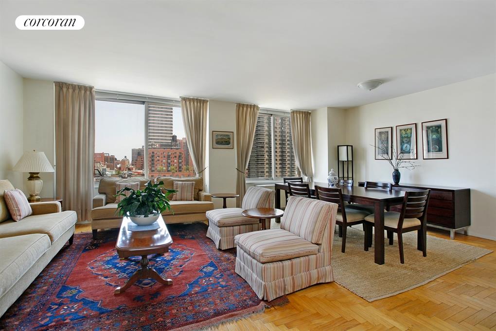 Spacious living/dining room area