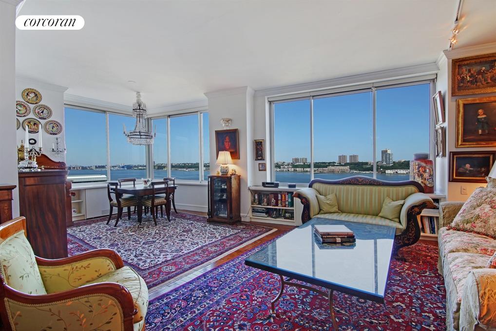 Living Room / Dining Room