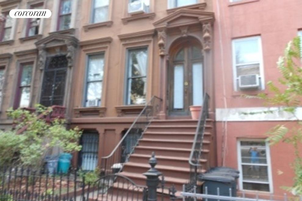 Garden floor apartment in 4 story brownstone