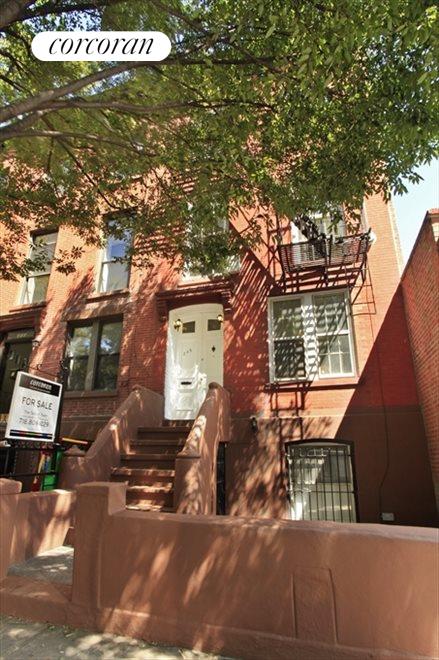 Beautiful Townhouse on great treelined block