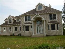 391 Sound Shore Rd, Riverhead
