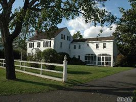 116 S Country Rd, Remsenburg