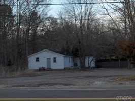 4600 Middle Country Rd, Calverton