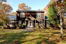 27 East Woods Path, Sagaponack