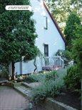 32 Montauk Avenue, East Hampton