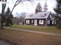100 Meadow Way, East Hampton