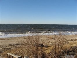 450 Sound Beach Drive, Mattituck