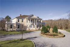 512 Route 114, Wainscott