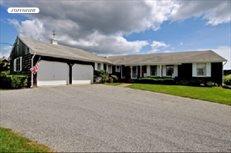 12 Barker Lane, Quogue