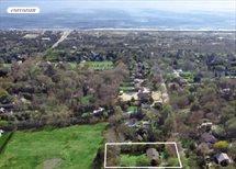 67 Hand Lane, Amagansett