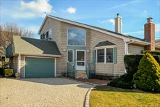 8 Hampton Place, Hampton Bays