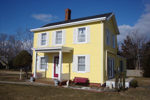2300 Maple Lane, Greenport