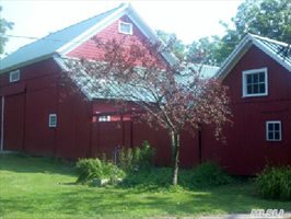 4654 Sound Ave, Riverhead