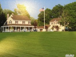 5204 Sound Ave, Riverhead