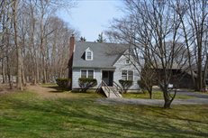16 St. Mary's Road, Shelter Island