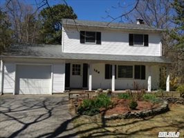164 Highview Dr, Calverton