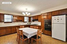 637 Lorimer Street, Williamsburg