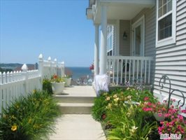 77 Water Way, Jamesport