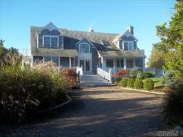 10 Bay Meadow Ln, Westhampton