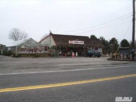 5570 Sound Ave, Jamesport