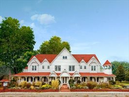 455 Main Rd, Greenport