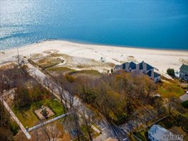 29 Front St, Jamesport