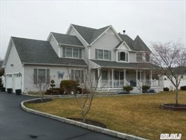 411 Church Ln, Aquebogue