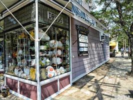 308 Main St, Greenport
