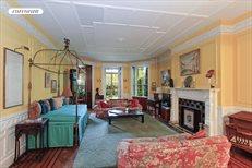 220 Columbia Heights, Apt. garden, Brooklyn Heights